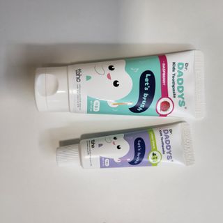 닥터데디스 안심저불소 키즈치약 (라즈베리, 청포도향 중 택 1) 60g +  여행용 미니 치약 15g — 5점을 준 리뷰어가 2022년 7월 올린 사용 사진