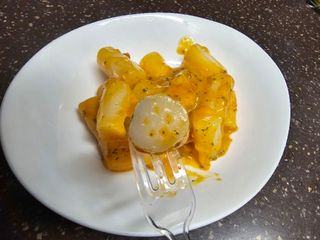 나우  [요리궁리] B타입 ( 매콤, 치즈, 매콤까르보 ) 꽃떡볶이 6개입 세트 — 5점을 준 리뷰어가 2025년 3월 올린 사용 사진