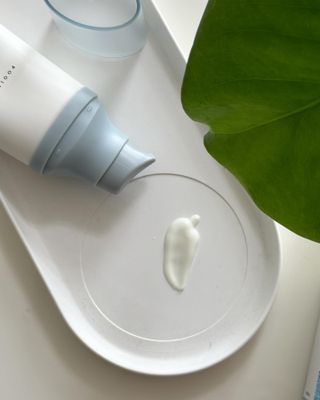 MF[스킨1004] 마다가스카르 센텔라 히알루-시카 워터핏 선세럼 50ml — 4.5점을 준 리뷰어가 2024년 5월 올린 사용 사진