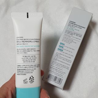 리더스코스메틱 리더스 카밍 바이오틱스 선 에센스 SPF 50+ PA++++ — 5점을 준 리뷰어가 2022년 5월 올린 사용 사진