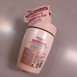 벨먼 내추럴 스파 머드레티놀 바디워시(그린로즈, 미드나잇 피오니) — 5점을 준 리뷰어가 2022년 6월 올린 사용 사진