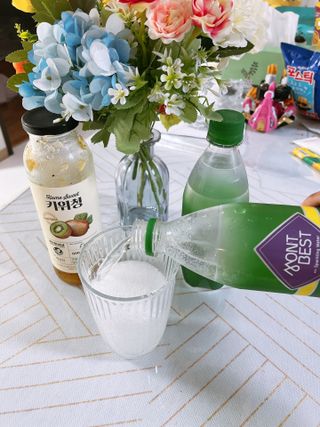 몽베스트 Montbest with Sparkling water Lemon OR Lime 20병(랜덤) — 5점을 준 리뷰어가 2022년 5월 올린 사용 사진