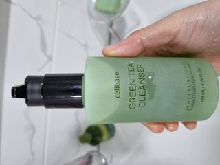 프리마인 메이크업과 들뜨는 각질까지 한방에 깐달걀로! 순하기까지한 셀베이스 그린티클렌저(200ml) — 5점을 준 리뷰어가 2023년 4월 올린 사용 사진