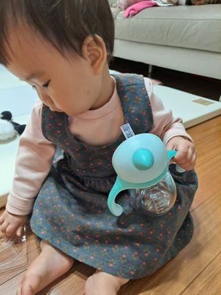 유비맘 트라이탄 코니빨대컵_컬러 랜덤 발송 — 5점을 준 리뷰어가 2021년 1월 올린 사용 사진