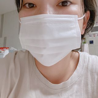 JHWORLD 스누피 마스크 정품 스누피 닥터클린 국내 아동용 성인용 3중 MB필터 일회용 덴탈마스크 50매 — 5점을 준 리뷰어가 2021년 9월 올린 사용 사진
