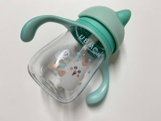 유비맘 트라이탄 코니빨대컵_컬러 랜덤 발송 — 5점을 준 리뷰어가 2021년 3월 올린 사용 사진