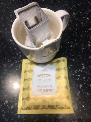 (주)쟈뎅 쟈뎅 클래스 핸드 드립 커피 10P 2종_디카페인 1종+랜덤 플레이버 1종 — 4.5점을 준 리뷰어가 2021년 4월 올린 사용 사진