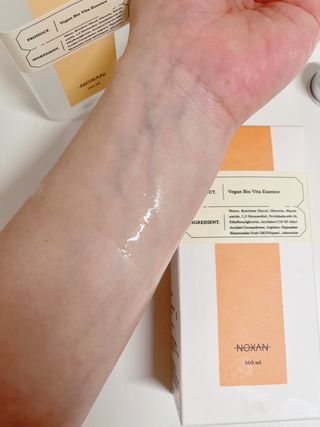 [녹산] 비건 대나무 밸런싱 수분 토너 + 비건 바이오 비타 에센스 — 4점을 준 리뷰어가 2022년 10월 올린 사용 사진