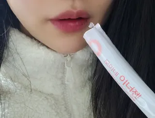 [모마네] 이너뷰티 히알루론산 비오틴 코큐텐 저분자피쉬콜라겐 - 3 g 30포 ★석류맛 — 5점을 준 리뷰어가 2021년 12월 올린 사용 사진