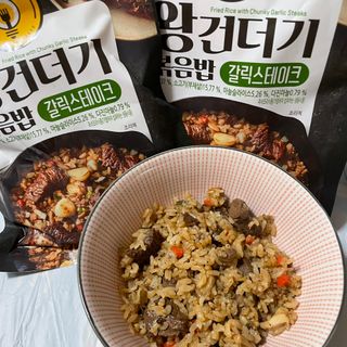 한성기업 무볼레 왕건더기 볶음밥 갈릭스테이크 — 5점을 준 리뷰어가 2021년 10월 올린 사용 사진