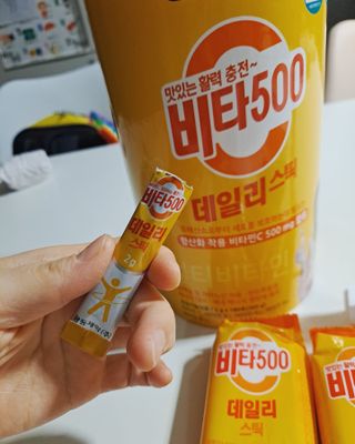 광동생활건강 [광동] 제니비타민C 비타500데일리스틱 180포+제니등신대+제니스티커 — 5점을 준 리뷰어가 2021년 12월 올린 사용 사진