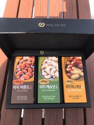 짜먹는 이지견과 짜먹는 이지아몬드, 짜먹는 이지허니피넛, 짜먹는 이지캐슈넛 각 10g X  10포 — 5점을 준 리뷰어가 2021년 3월 올린 사용 사진