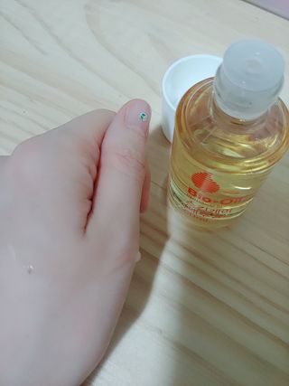 바이오오일 [바이오-오일] 스킨케어 오일 내추럴 60ml — 5점을 준 리뷰어가 2021년 5월 올린 사용 사진