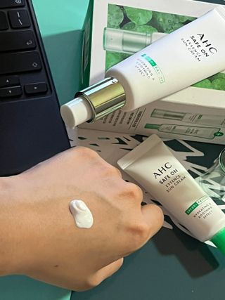 [AHC] 세이프온 에센스 선크림 올리브영 스페셜 증정 기획세트 — 5점을 준 리뷰어가 2022년 6월 올린 사용 사진