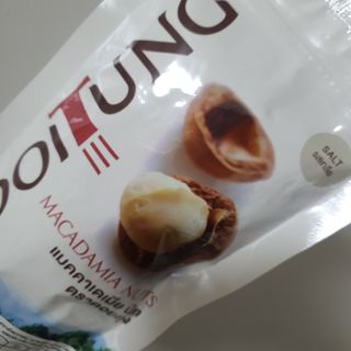 도이퉁 마카다미아 넛 90g  로얄 마카넛 오리지널 쏠트 허니 — 5점을 준 리뷰어가 2021년 3월 올린 사용 사진