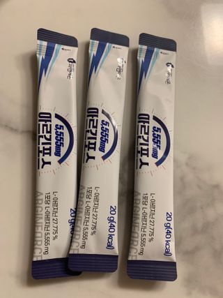 자연에온 아르긴포스 L-아르기닌 5555mg 스틱 15개입 1박스 — 5점을 준 리뷰어가 2022년 1월 올린 사용 사진