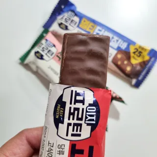 이지프로틴바 3종x각 2ea (고단백질바, 멀티단백질바, 식물성단백질바) — 5점을 준 리뷰어가 2024년 3월 올린 사용 사진