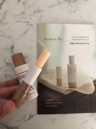 더사가오브수 [사가수] 효혜윤 보태니컬 에너지 에센스인로션 20ml /아이포올 스틱 3g — 5점을 준 리뷰어가 2023년 2월 올린 사용 사진