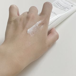 셀프 모이스처라이징 프로텍션 크림 셀프 모이스처라이징 프로텍션크림 — 3.5점을 준 리뷰어가 2022년 4월 올린 사용 사진