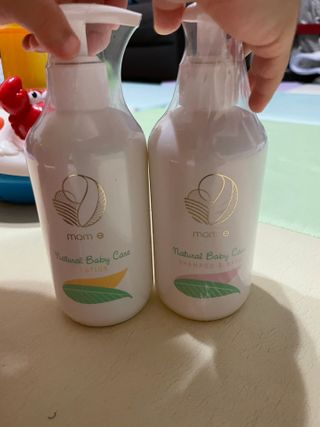 mom e 맘이 내추럴 베이비 케어 샴푸앤바스+로션 — 4점을 준 리뷰어가 2021년 1월 올린 사용 사진
