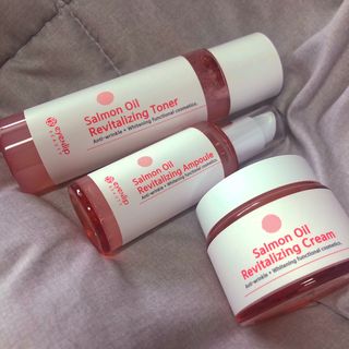 아이앤립 / EYENLIP 아이앤립 연어오일 리바이탈라이징 토너+앰플+크림 3종 세트 — 5점을 준 리뷰어가 2021년 5월 올린 사용 사진