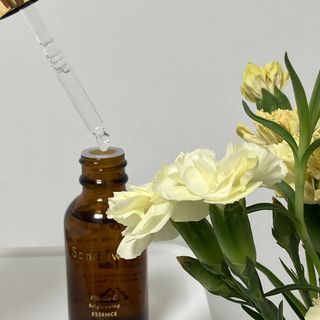 스킨큐어 산다화 비타민c 화이트닝 에센스 30ml — 4.5점을 준 리뷰어가 2023년 10월 올린 사용 사진