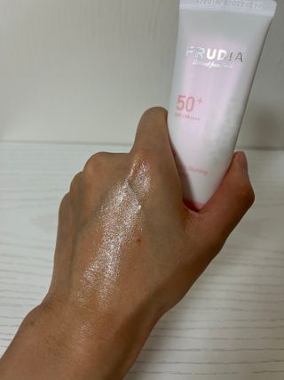 [후르디아] 모공블러 비건 선 프라이머 — 3.5점을 준 리뷰어가 2022년 5월 올린 사용 사진