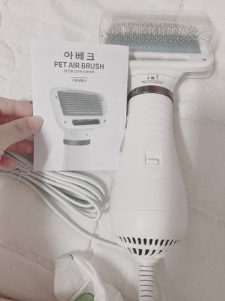 아베크 펫 강아지 고양이 애견 에어 브러쉬 드라이기 올인원 — 3.5점을 준 리뷰어가 2021년 7월 올린 사용 사진