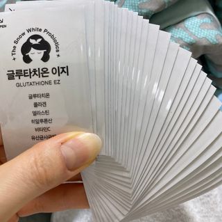 메디포스트 모비타 글루타치온 이지 필름형 30매 — 4점을 준 리뷰어가 2022년 12월 올린 사용 사진