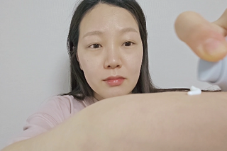 MF[스킨1004] 마다가스카르 센텔라 히알루-시카 워터핏 선세럼 50ml — 5점을 준 리뷰어가 2024년 5월 올린 사용 사진