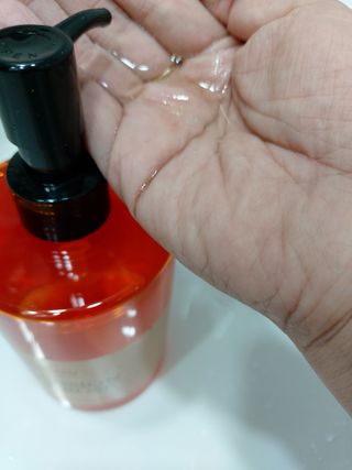 아소윤 건조하고 지친 피부에 힐링을 기분좋은 향기 스파맨션 바디오일 마사지오일 5종 중 1개 랜덤발송-2 — 5점을 준 리뷰어가 2021년 10월 올린 사용 사진