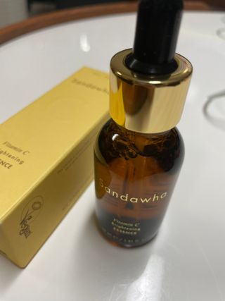스킨큐어 산다화 비타민c 화이트닝 에센스 30ml — 4.5점을 준 리뷰어가 2023년 12월 올린 사용 사진