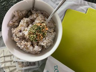 해풀잎 누구나 김밥*1ea [(혼합야채 35g *1ea,  김밥김 (5g, 5ea),  양념간장 (6g, 5ea), 참기름(5g, 2ea)] — 4점을 준 리뷰어가 2022년 7월 올린 사용 사진