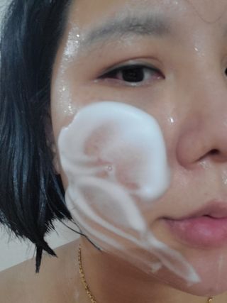 아미퓨어 [라이브] 피부장벽 강화를 위한 머랭 버블 클렌저 천연계면활성제로 온가족 사용가능 — 4점을 준 리뷰어가 2021년 7월 올린 사용 사진