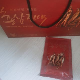서울약사신협_프리미엄 6년근 홍삼진액_70mlx30포 — 5점을 준 리뷰어가 2021년 2월 올린 사용 사진