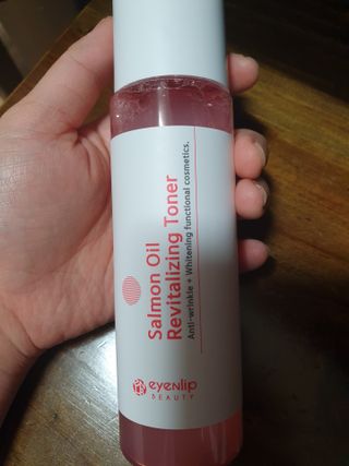 아이앤립 / EYENLIP 아이앤립 연어오일 리바이탈라이징 토너 — 5점을 준 리뷰어가 2021년 4월 올린 사용 사진