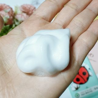 아임오 페미닌워시 150ML + 페미닌티슈6입 + 아임오스티커 + 쿠폰북 — 5점을 준 리뷰어가 2021년 10월 올린 사용 사진