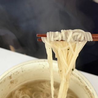 [한면원] 잔치국수 2인분 — 5점을 준 리뷰어가 2023년 4월 올린 사용 사진