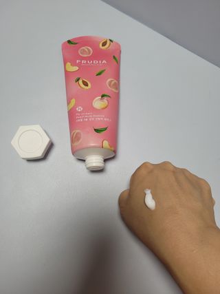 [후르디아] 복숭아 바디워시+바디에센스 세트 — 5점을 준 리뷰어가 2021년 9월 올린 사용 사진