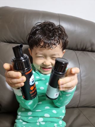 코스모먼트 부스티모 부스팅샴푸60ml + 비듬세정 진정샴푸50ml — 1점을 준 리뷰어가 2022년 1월 올린 사용 사진