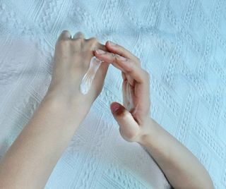 [위켄더스] 끈적임 없이 수분감을 채워주는 핸드& 바디로션 1종 랜덤발송 — 5점을 준 리뷰어가 2022년 5월 올린 사용 사진