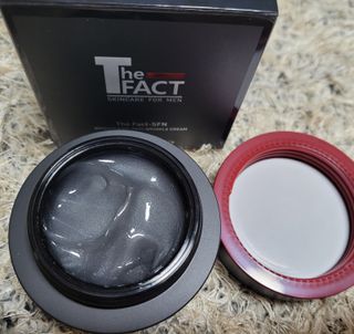 The Fact 더팩트 에스에프엔 브라이트닝 안티 링클 크림 50ml — 5점을 준 리뷰어가 2022년 5월 올린 사용 사진