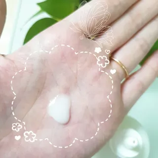리더스코스메틱 리더스 카밍 바이오틱스 에센스 워터 — 5점을 준 리뷰어가 2022년 5월 올린 사용 사진