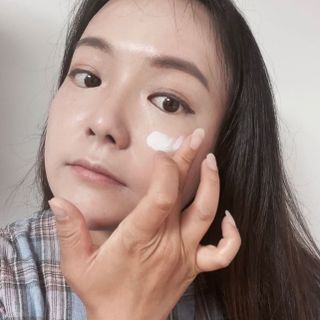 [AHC] 세이프온 에센스 선크림 올리브영 스페셜 증정 기획세트 — 5점을 준 리뷰어가 2022년 6월 올린 사용 사진