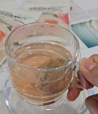 릴스 [무인양품] 꽃과 열매의 향을 담은 피치&로즈힙 블렌드 티(2개제공) — 4점을 준 리뷰어가 2025년 7월 올린 사용 사진