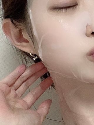 태그스킨 4스텝 주름개선 피부미백 영양 마스크팩 3개 세트(최신버전) — 4.5점을 준 리뷰어가 2022년 6월 올린 사용 사진