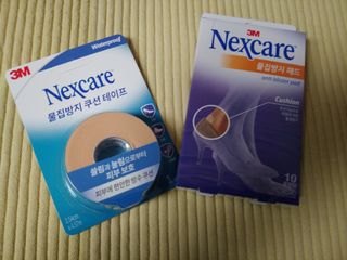 3M 넥스케어 물집방지쿠션테이프 1매 + 물집방지패드 10매 — 5점을 준 리뷰어가 2024년 3월 올린 사용 사진