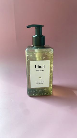 테이크어샤워 구매평)우붓 바디워시 Ubud BODY WASH 250ML — 5점을 준 리뷰어가 2025년 9월 올린 사용 사진