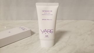 바르셀 톤업 무기자차 자외선차단제 순한 선크림 인텐시브 선 젠 50ml — 5점을 준 리뷰어가 2021년 11월 올린 사용 사진