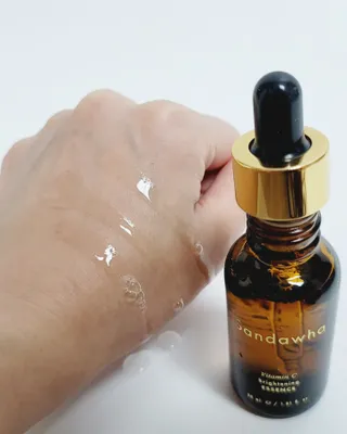 스킨큐어 산다화 비타민c 화이트닝 에센스 30ml — 5점을 준 리뷰어가 2022년 2월 올린 사용 사진
